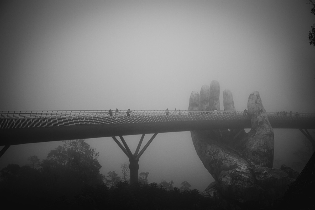 El famoso Puente de las Manos en Ba Na Hills, Da Nang