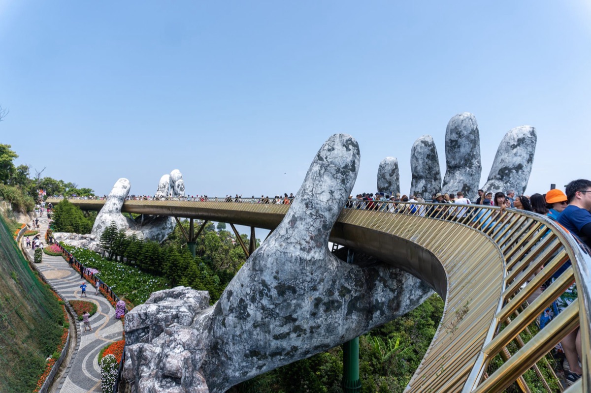 A famosa Ponte das Mãos na Ba Na Hills, Da Nang